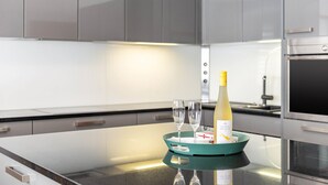 茶具/咖啡用具、冰箱、烤箱、炉灶