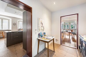 Interior - Apartment in Historic Villa with Wi-Fi (Stockach)