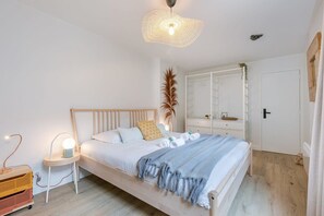 2 Schlafzimmer, Reisekinderbett, WLAN, Bettwäsche