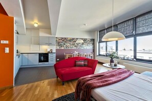 1 bedroom, desk, iron/ironing board, WiFi