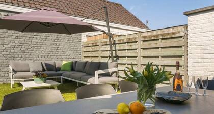 Casiola - Coastal summer-house with sunny garden