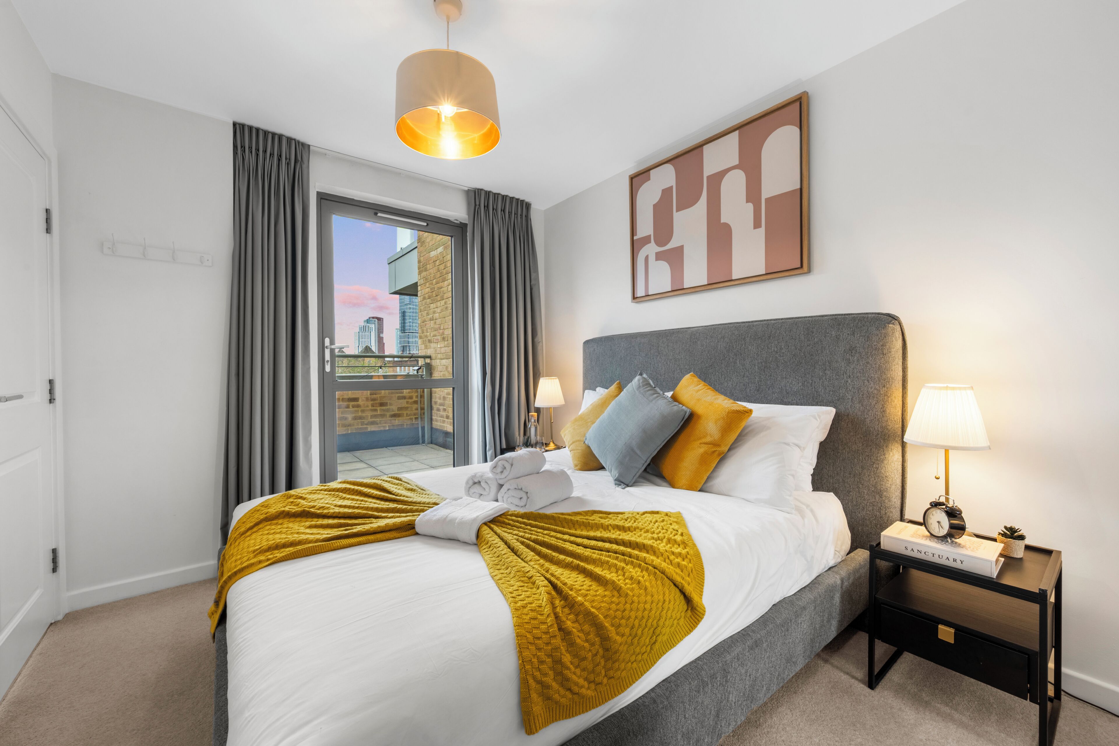 2 bedrooms, desk, iron/ironing board, free WiFi