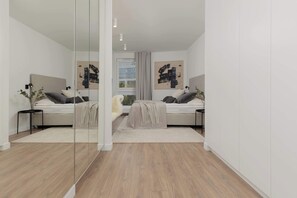 Desk, iron/ironing board, travel cot, WiFi - Comfortable Apartment with 3 Bedrooms | Parking | Close to Airport (Warszawa)