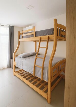 2 Schlafzimmer, BĂŒgeleisen/BĂŒgelbrett, WLAN, BettwĂ€sche
