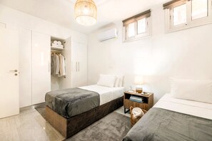 5 bedrooms, iron/ironing board, travel crib, free WiFi