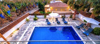 Luxury Paphos Villa: 5BR, Private Pool & Hot Tub | Near Sea | Flexible Stay