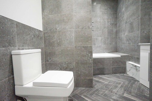 A - Delux 2-bedroom apartment in the center of Thatcham