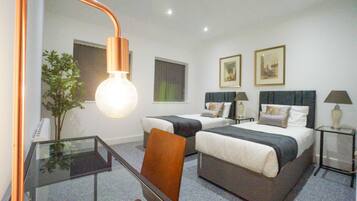 2 bedrooms, iron/ironing board, travel cot, WiFi
