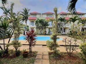 Pool - Secure & Peaceful Residence – Beach 600m & Nearby Amenities (Flic-en-Flac)