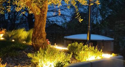 Maison de campagne 'Séjour Hédoniste - Bain Nordique' avec terrasse privée, Wi-Fi et climatisation