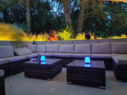 Country House 'Séjour Hédoniste - Bain Nordique' with Private Terrace, Wi-Fi and Air Conditioning