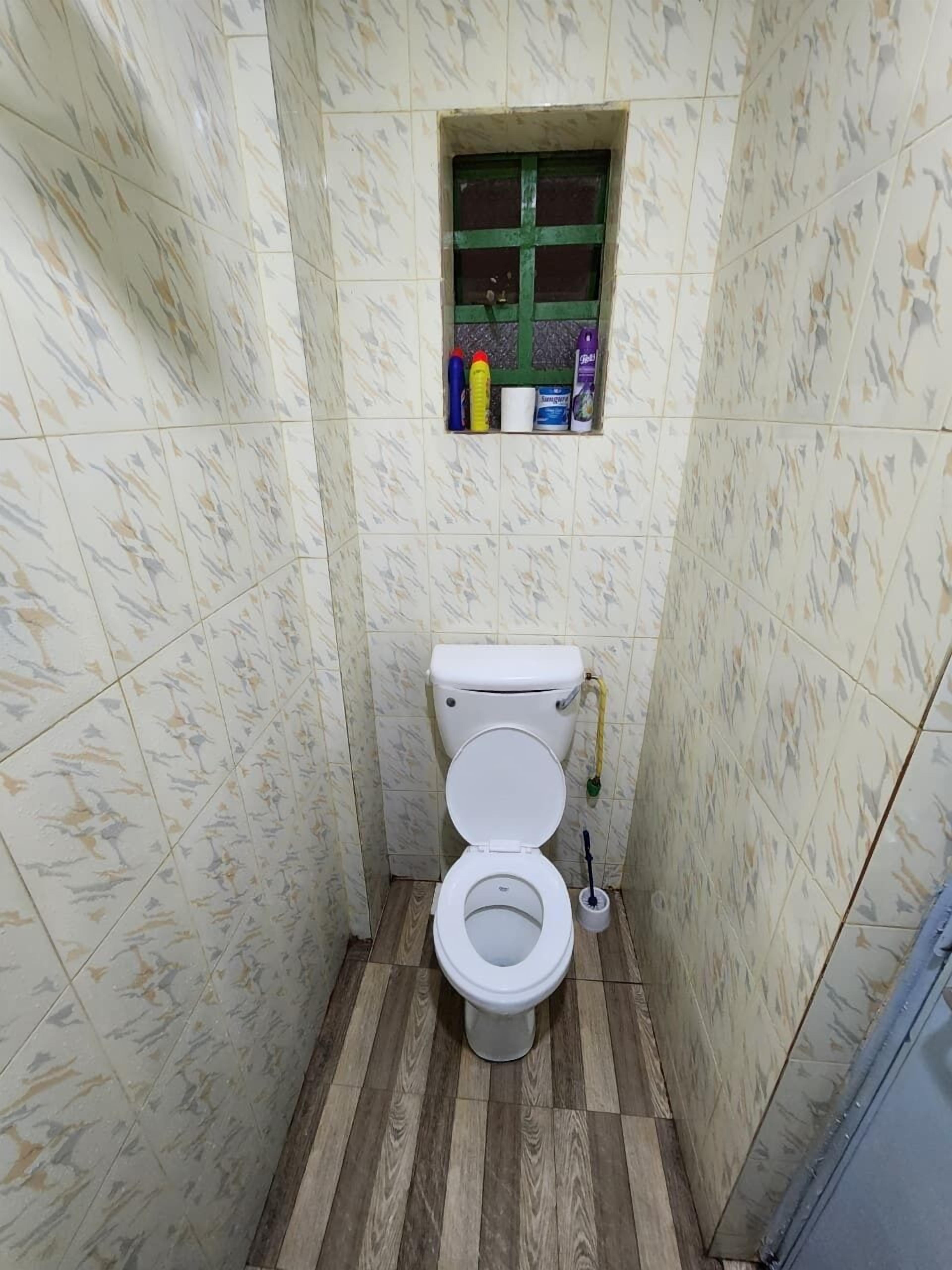 Ducha, toallas, jabón y champú