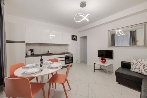 Cozy Holiday Home "Sole" with Lake View in Porlezza