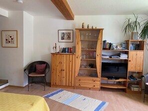 2 habitaciones, tabla de planchar con plancha y cuna de viaje 