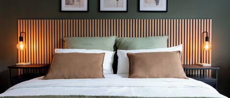 1 bedroom, iron/ironing board, internet, bed sheets