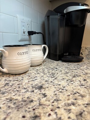 Coffee and/or coffee maker - Cozy 1-bedroom apartment (Plano)