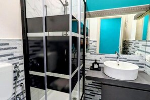 Shower, bidet - Historic17 - Apartment with Etna and Sea View x 3 (Catania)