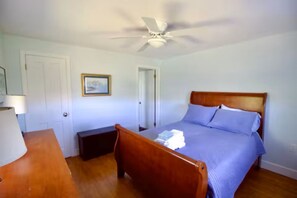 Room - Pondside /Pet-Friendly /Block Island /AC /4BR (New Shoreham)