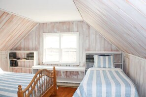 4 bedrooms, iron/ironing board, travel crib, free WiFi