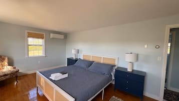 4 habitaciones, tabla de planchar con plancha y cuna de viaje