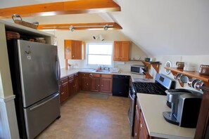 Fridge, microwave, oven, stovetop - Compass Rose 3 BR 2.5BA Ocean Views (New Shoreham)