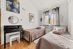 Iron/ironing board, travel cot, free WiFi, bed sheets - Kacana Blue - House with Pool, Billiards and Darts (Vodnjan)