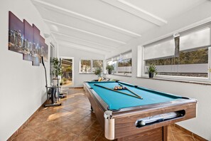 Games room - Kacana Blue - House with Pool, Billiards and Darts (Vodnjan)