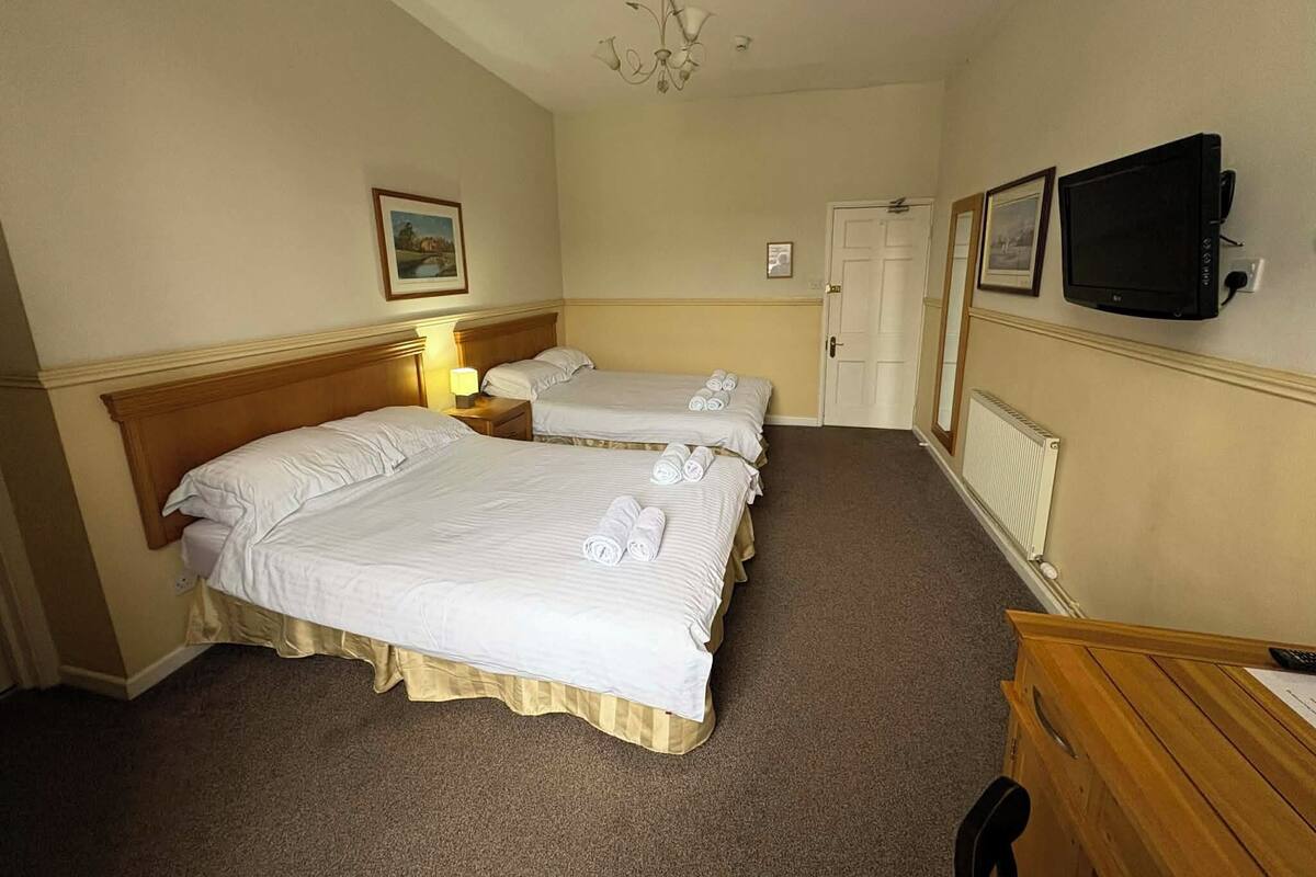 ファミリー ルーム ダブルベッド 2 台