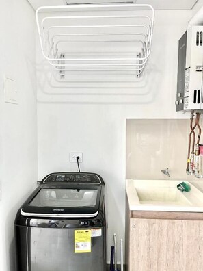 アパートメント バルコニー パーシャルシービュー | 内装