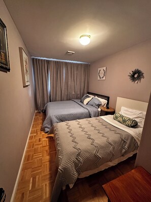 Iron/ironing board, WiFi, bed sheets
