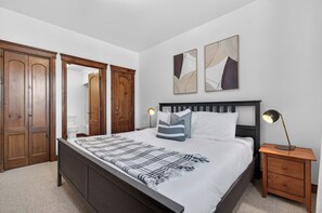 Condo familiar, patio, vista a la montaña