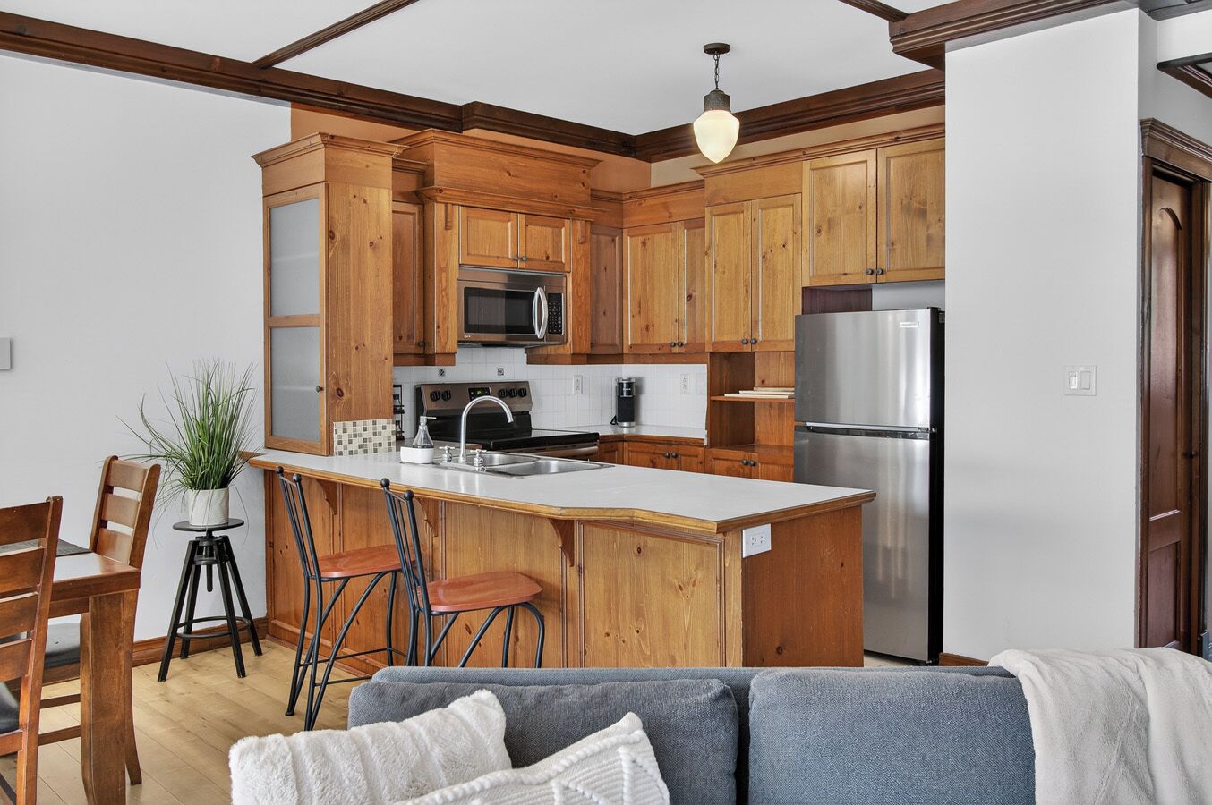 Condo familiar, patio, vista a la montaña | Interior