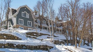Familieleilighet, terrasse, fjellutsikt | Eksteriør