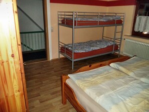 6 bedrooms, travel cot, free WiFi, bed sheets - Vacation cottage Pferdehof Dörsam (Mörlenbach)
