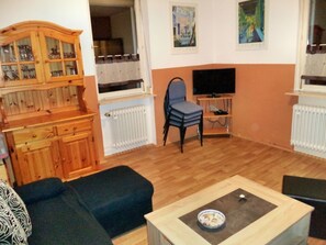 TV, books - Vacation cottage Pferdehof Dörsam (Mörlenbach)