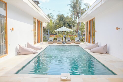 Suite Dauphin – Nouvelle villa de luxe sur la plage de Lovina