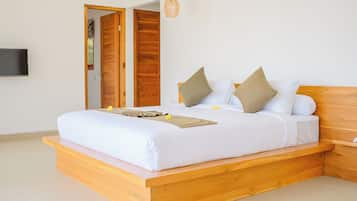 1 bedroom, in-room safe, travel crib, WiFi (free)