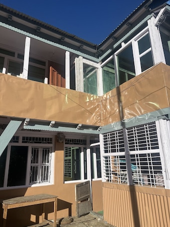 Exterior. Syabru Nomads Basecamp