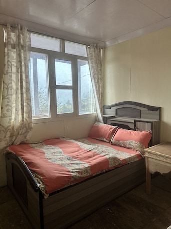 Room. Syabru Nomads Basecamp
