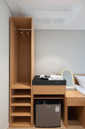 Chambre Confort double, 1 lit double | Intérieur