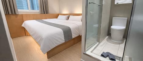 Family Twin Room, Multiple Beds, Non Smoking, Private Bathroom
