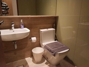 Deluxe Apartment, Pool View | Bathroom - Vortex Suites KLCC bY Chia (Kuala Lumpur)