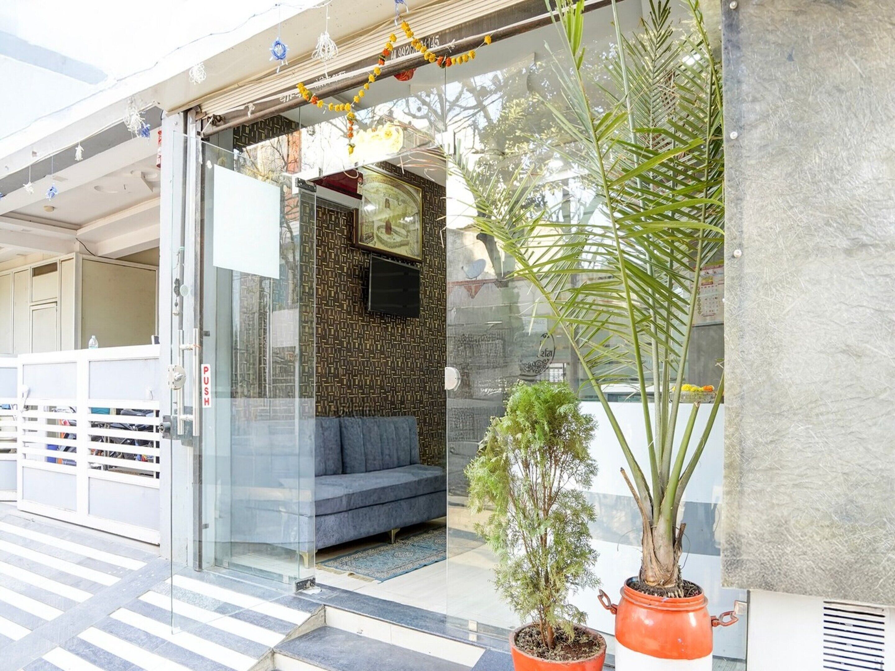 Rumah | Resepsionis