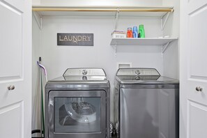 Interior - Near BSU and IU Health 3 bedroom, 2 bathroom home. Great location. (Muncie)