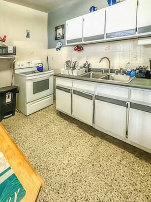 House, Garden View | Private kitchen