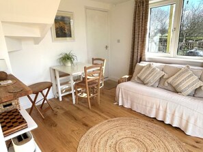 Living area - Sunset View - in the Cotswolds (Conderton)