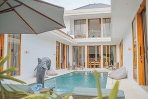Piscine extérieure