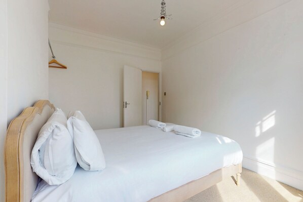 2 chambres, fer et planche à repasser, Wi-Fi gratuit, draps fournis