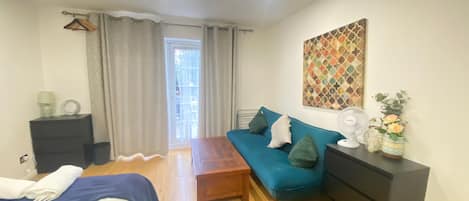 5 chambres, fer et planche à repasser, Wi-Fi gratuit, draps fournis