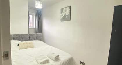 London Luxury House With 5 Bedrooms